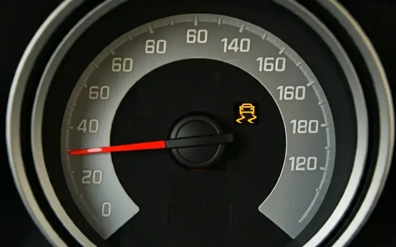 estigo Control de tracción del carro encendido.